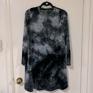 Earthbound Trading Company- Navy and Light Blue Tie Dye Velour Swing Dress. Sz S